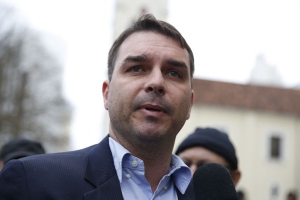 “Tive meu sigilo bancário quebrado sem autorização”, diz Flávio Bolsonaro - Pátria Digital