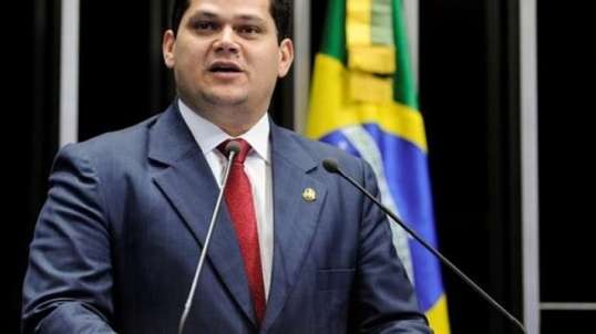 Senador, Davi Alcolumbre, comemora os 261 anos de Macapá!. Assista!