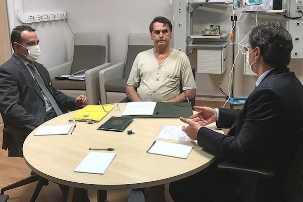 Bolsonaro mostra reunião de hoje no hospital e diz "O brasil não pode parar" - Pátria Digital