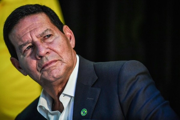 Para Mourão, intervir militarmente na Venezuela... - Pátria Digital