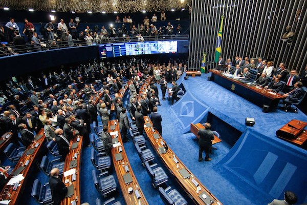 Plenário do Senado aprova voto aberto por 50 votos a 2 - Pátria Digital
