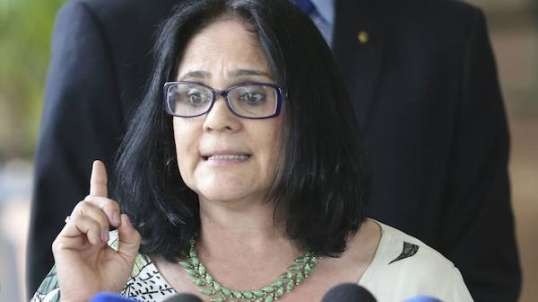 Vídeo recortado distorce fala da Ministra Damares. Assista!