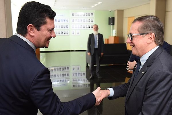 Lava Jato da Educação: Moro e Vélez juntos pela educação no Brasil - Pátria Digital