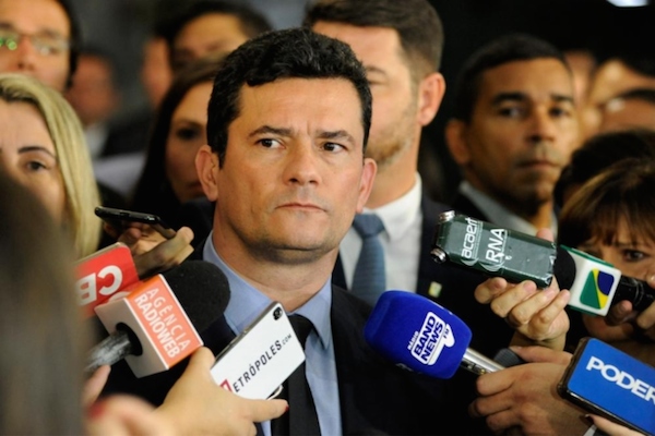No mundo real não existe crise no governo, diz Moro após entrega de projeto - Pátria Digital