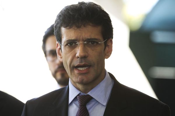 Ministro do Turismo reassume cargo após posse como deputado - Pátria Digital