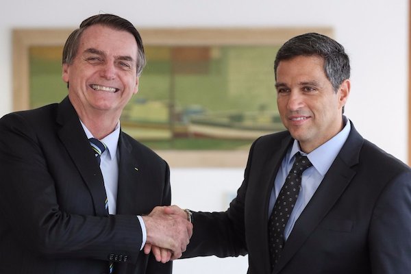 Bolsonaro deu posse ao novo presidente do Banco Central, Roberto Campos Neto. - Pátria Digital