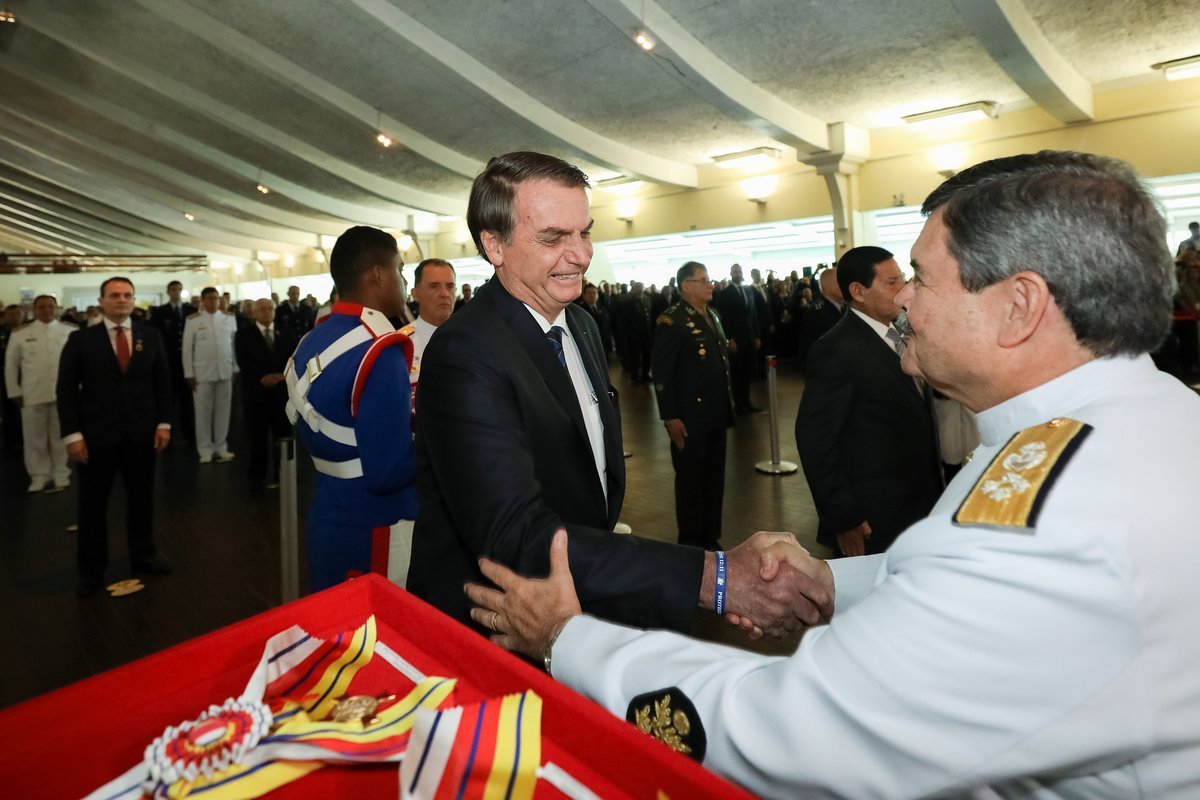 Confira a agenda "condecorada" do presidente desta quinta 28.03. Assista o vídeo! - Pátria Digital