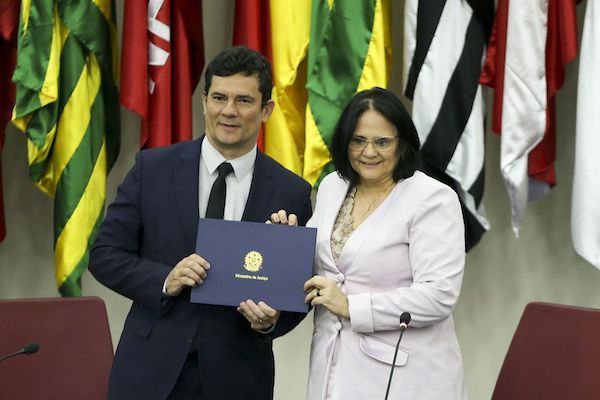 Damares Alves lança campanha no Dia Interncional da Mulher #salveumamulher. Assista o vídeo! - Pátria Digital