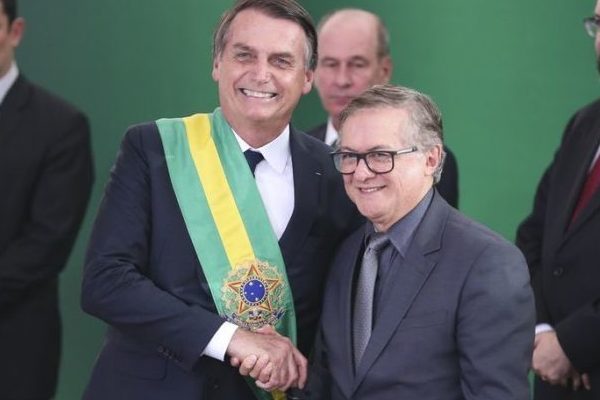 Bolsonaro aposta na "Lava Jato da Educação" e diz que algo muito errado vem acontecendo. Confira! - Pátria Digital