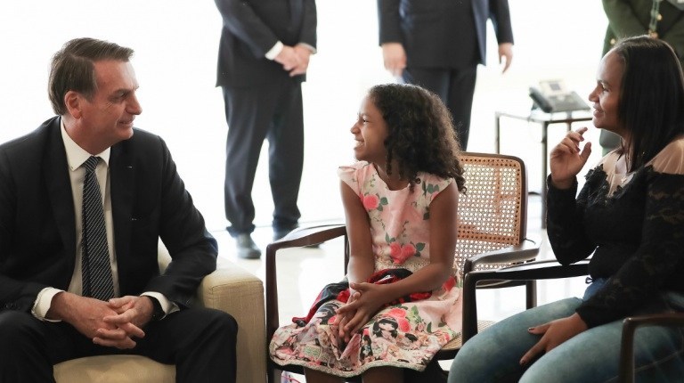 Confira a agenda do Presidente desta quinta 25.04. Vitória na CCJ, Almoço surpresa e jovem visitante. Assista o vídeo! - Pátria Digital