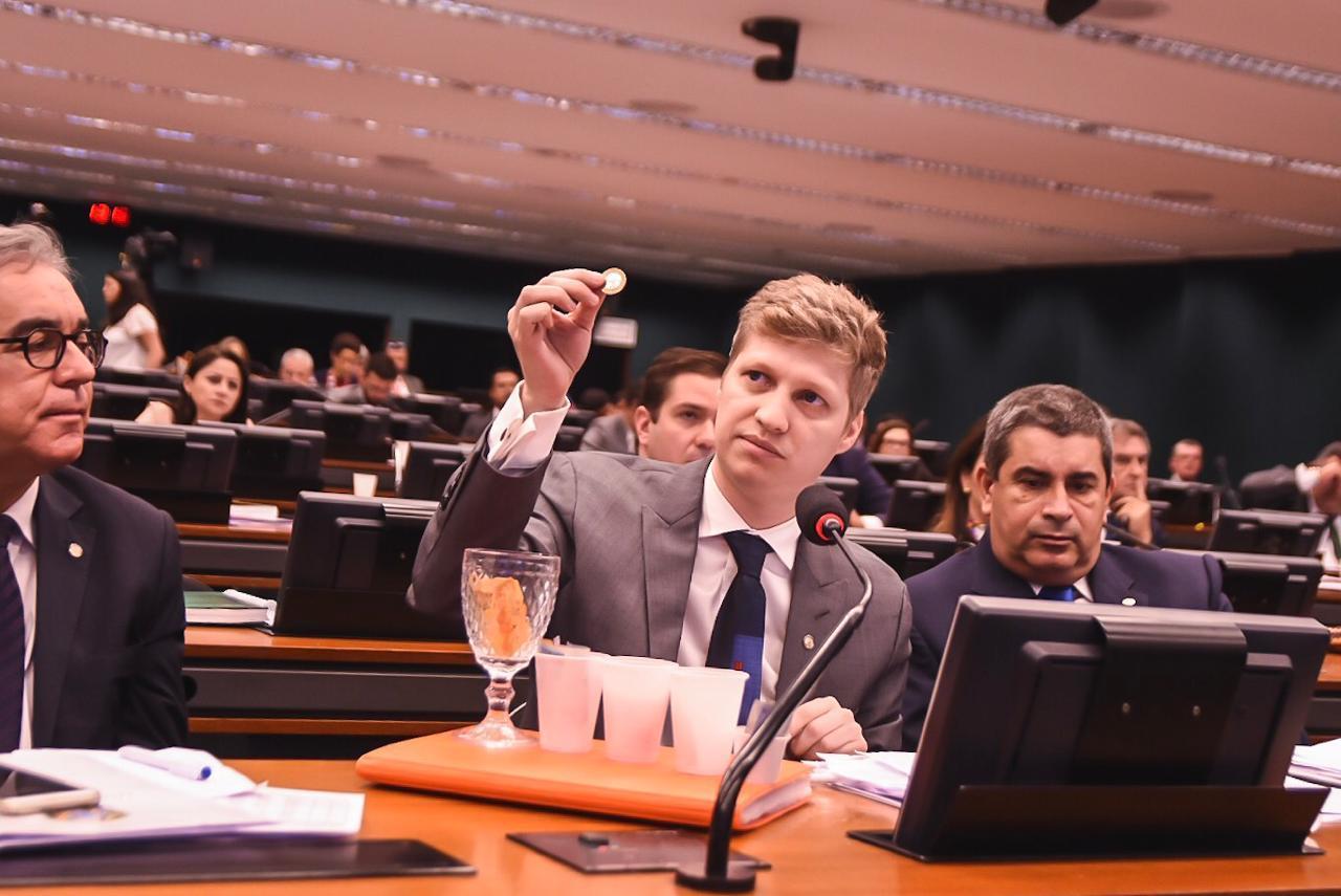 Deputado Marcel Van Hattem explica como é a atual previdência e diz que PT e PSOL defendem os mais ricos - Pátria Digital