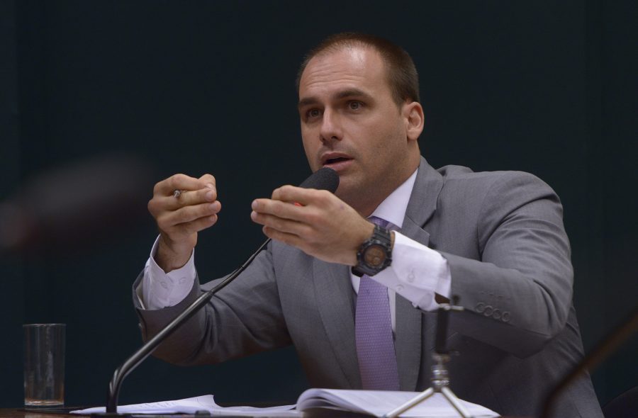 Eduardo Bolsonaro diz que reforma da previdência vai resgatar brasileiros que estão no exterior. Entenda! - Pátria Digital