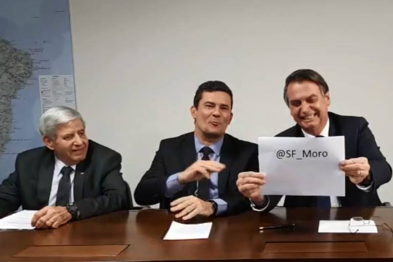 Bolsonaro na live da semana confirma Sérgio Moro no Twitter e falam sobre pacote anticrime. Assista o vídeo! - Pátria Digital