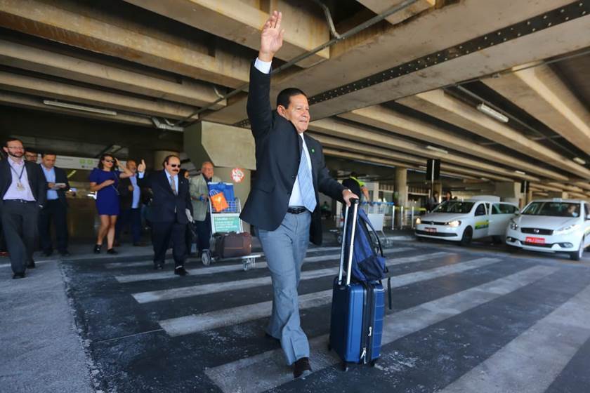 Mourão a caminho dos EUA para reunião com Mike Pence. Saiba mais! - Pátria Digital