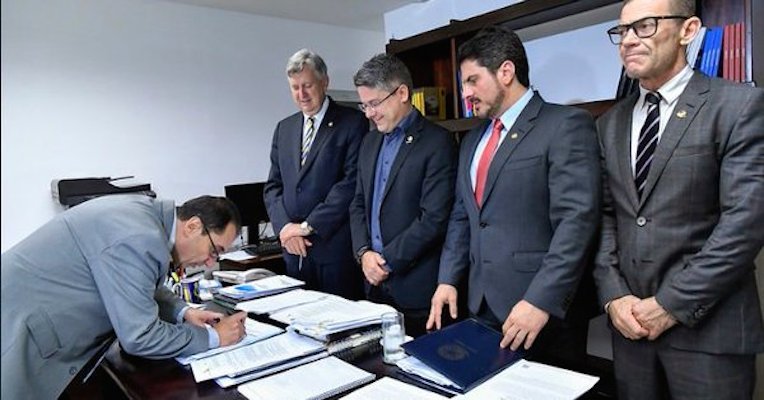 Kajuru assina pedido de impeachment de Dias Tofolli, Alexandre de Moraes e Gilmar Mendes. - Pátria Digital