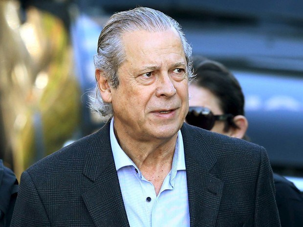 José Dirceu se entrega à Polícia Federal em Curitiba - Pátria Digital