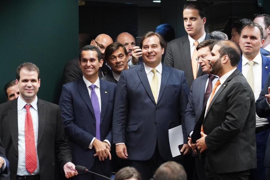 Maia articula com Centrão e acelera Reforma Tributária sem apoio do governo - Pátria Digital