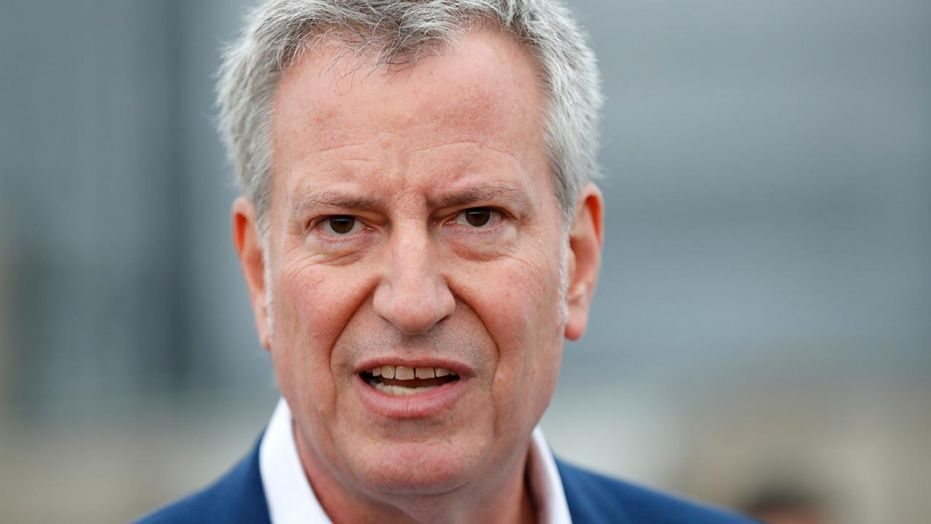 Bill de Blasio criticado por cortar verbas de bibliotecas em Nova York - RENOVA Mídia