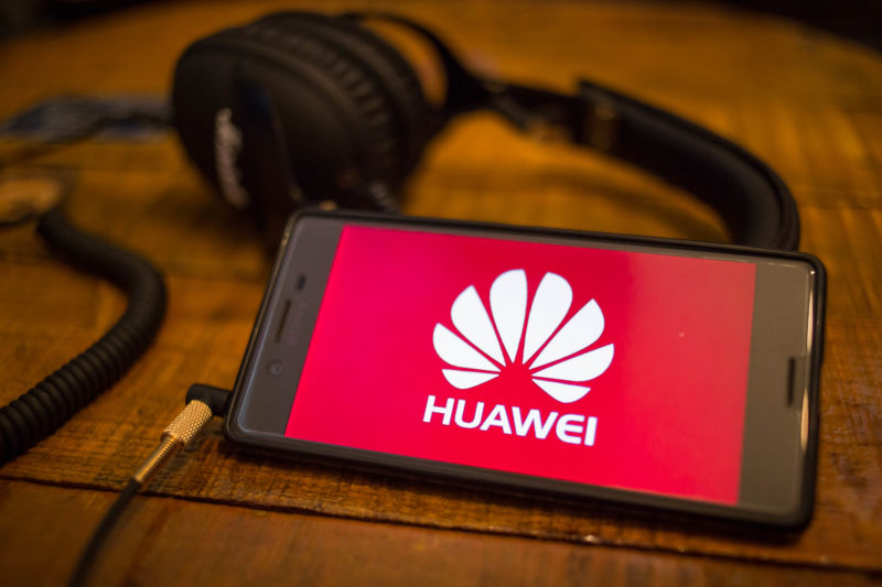 Executivo da Huawei é processado por roubo de segredos comerciais - RENOVA Mídia