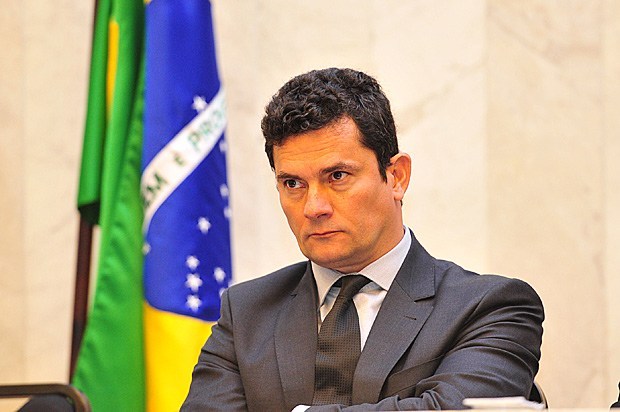 Ministro Sérgio Moro exonera delegado da PF por envolvimento em esquema de propinas - Pátria Digital