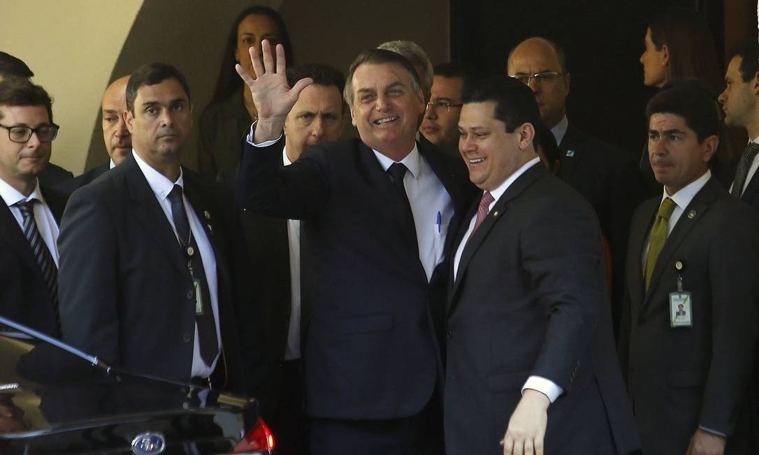 Bolsonaro participa de encontro com governadores e senadores para discutir sobre o pacto federativo - Pátria Digital
