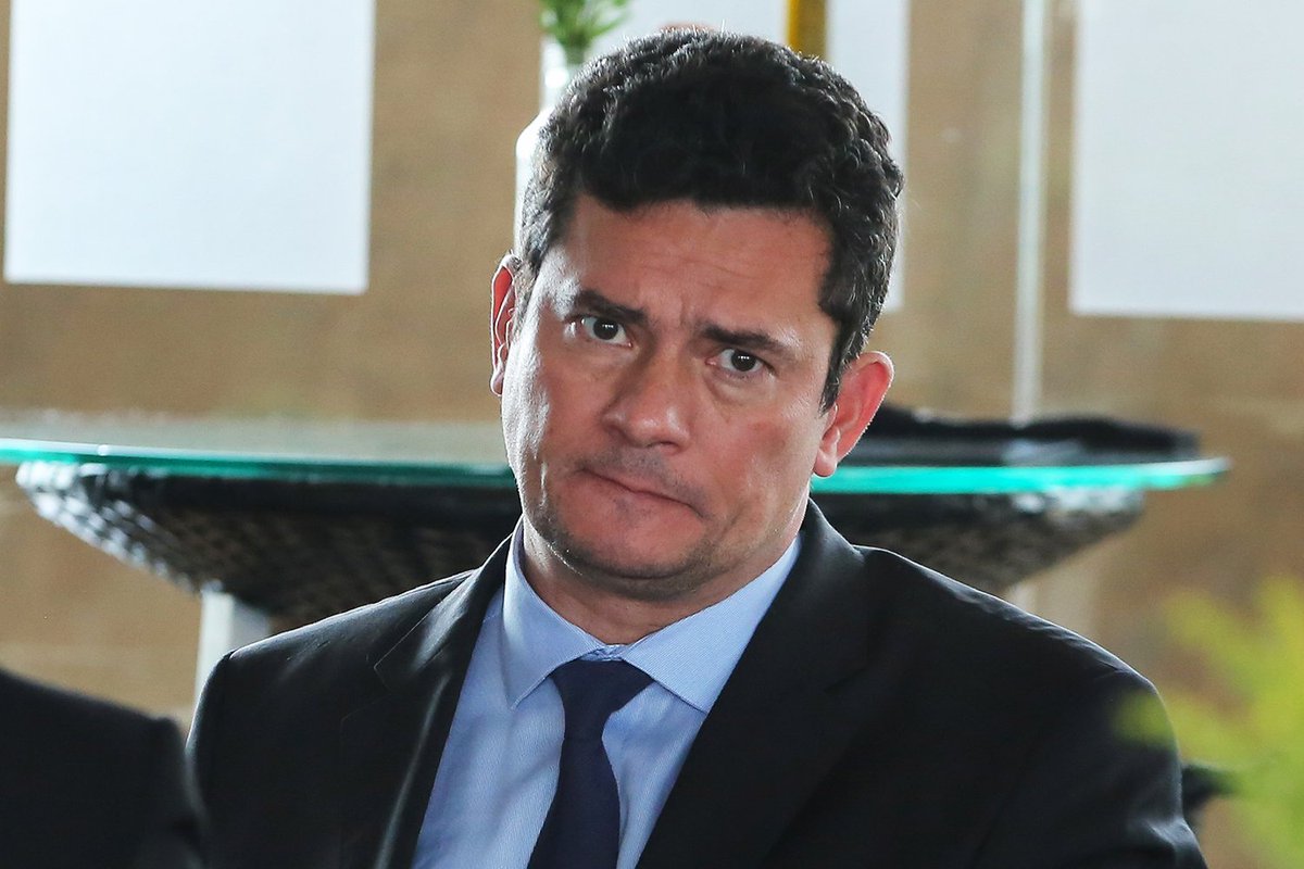 Corrupto aqui não tem vez! Moro demite delegado da PF por crimes previdenciários - Liga Patriótica