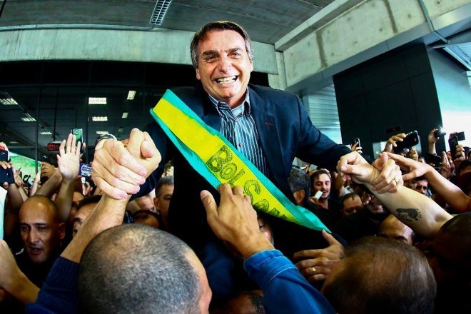 Bolsonaro nas manifestações do dia 26/05. Porta-voz acena para uma possível participação do presidente. - Pátria Digital