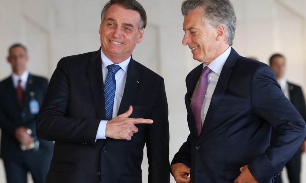 "Temos mais a ganhar do que perder": Bolsonaro fala sobre projeto de moeda única entre Brasil e Argentina, o 'peso real' – Conexão Política