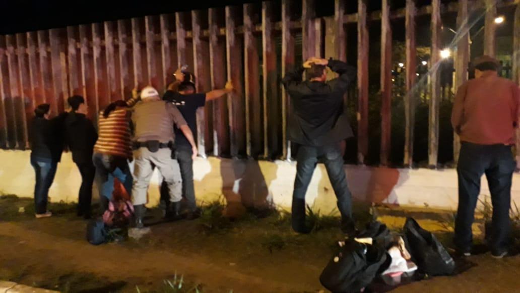 Seis funcionários da Trensurb são presos por colocar fogo nos trilhos durante manifestação | GaúchaZH