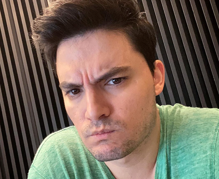 Após ser autuado por injúria qualificada, Felipe Neto diz que não quis ofender Arthur Lira e que sua fala foi em tom humorístico e satírico - Hora Brasília