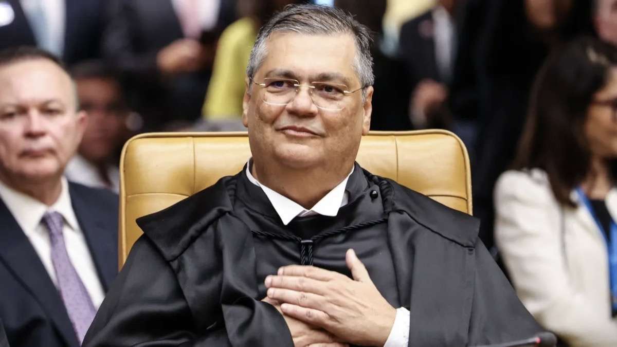 Marinha condecora Dino com Ordem do Mérito Naval, mesmo após ministro chamar função militar de “subalterna” | Folha Destra