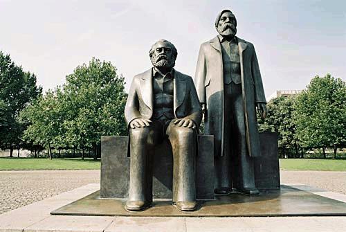 Como Marx levou o mundo da miséria familiar ao terror global